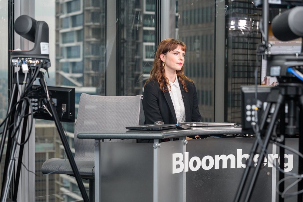 A young professional at the newsroom