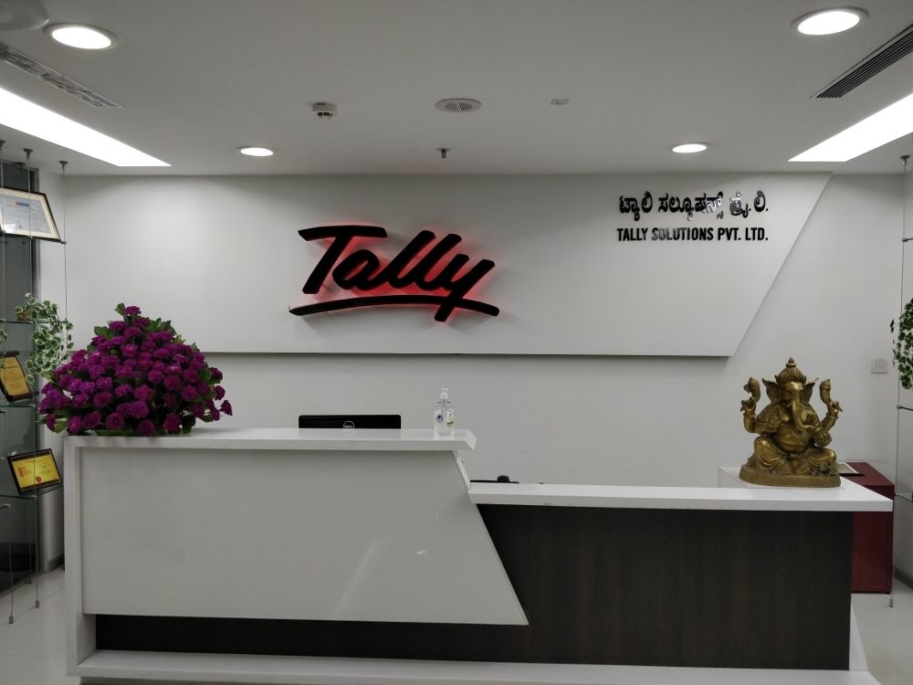 office-tour-tally-reception1-890x320-2022