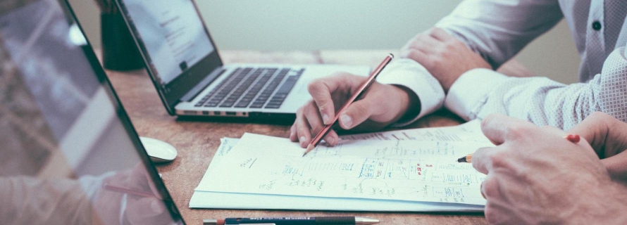 A financial planner professional on a planning session with a client